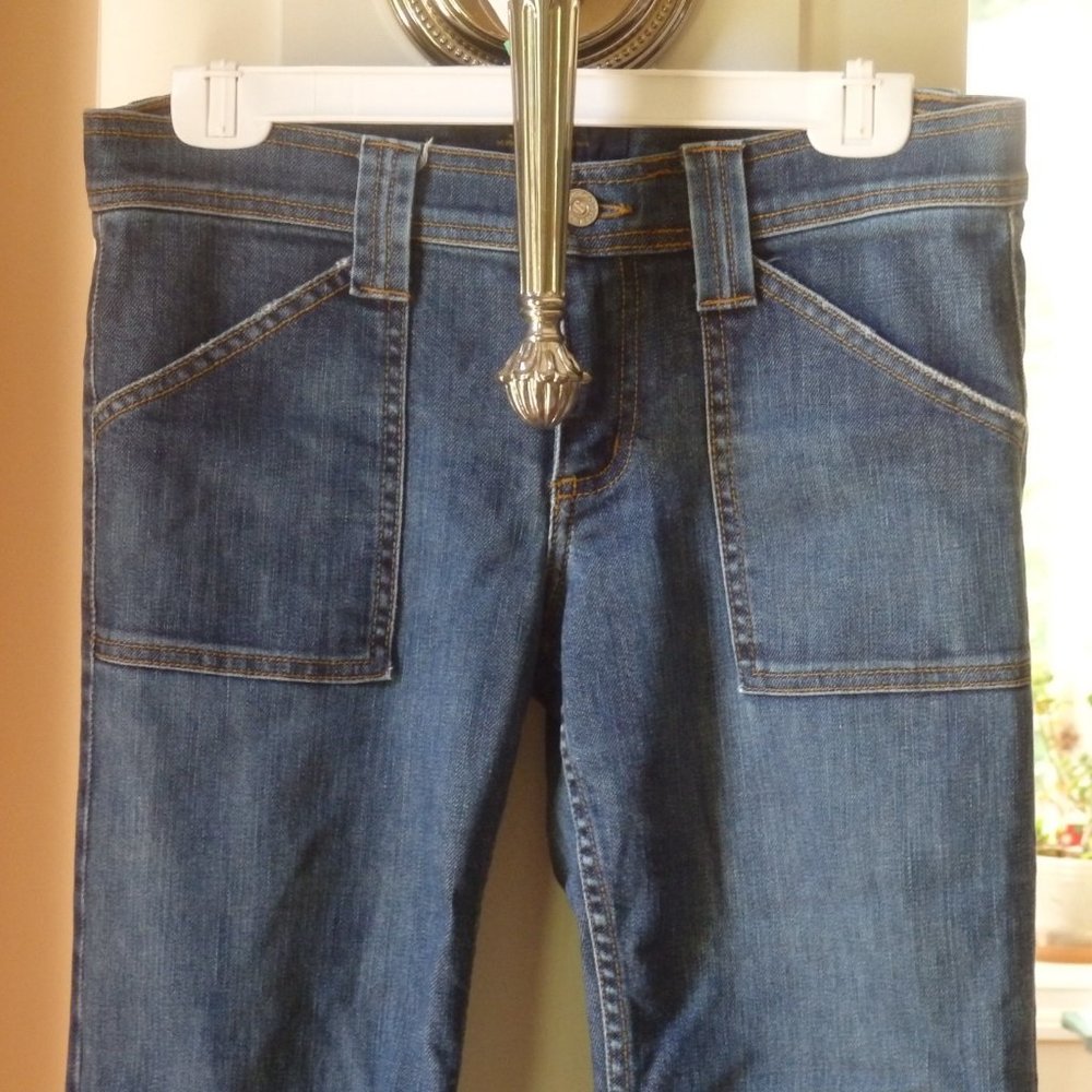 Juicy Couture Jeans low rise  crop w/ buckle detail at hem sz 29